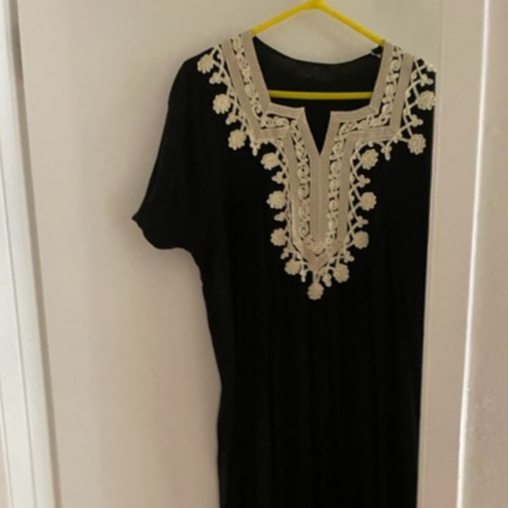 CASUAL HOUSE/BEACH WEAR == NEW ITEM